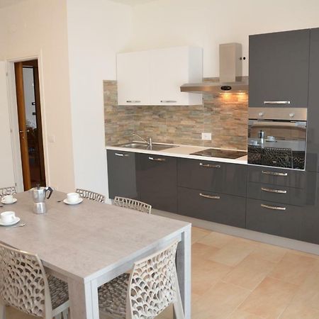 Trilocale Palazzo Garda Apartment Garda  Ngoại thất bức ảnh