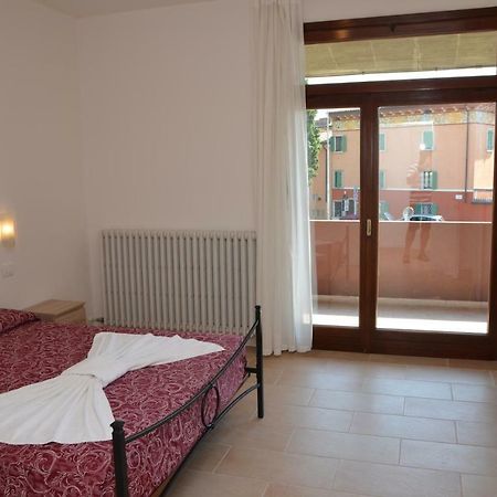 Trilocale Palazzo Garda Apartment Garda  Ngoại thất bức ảnh